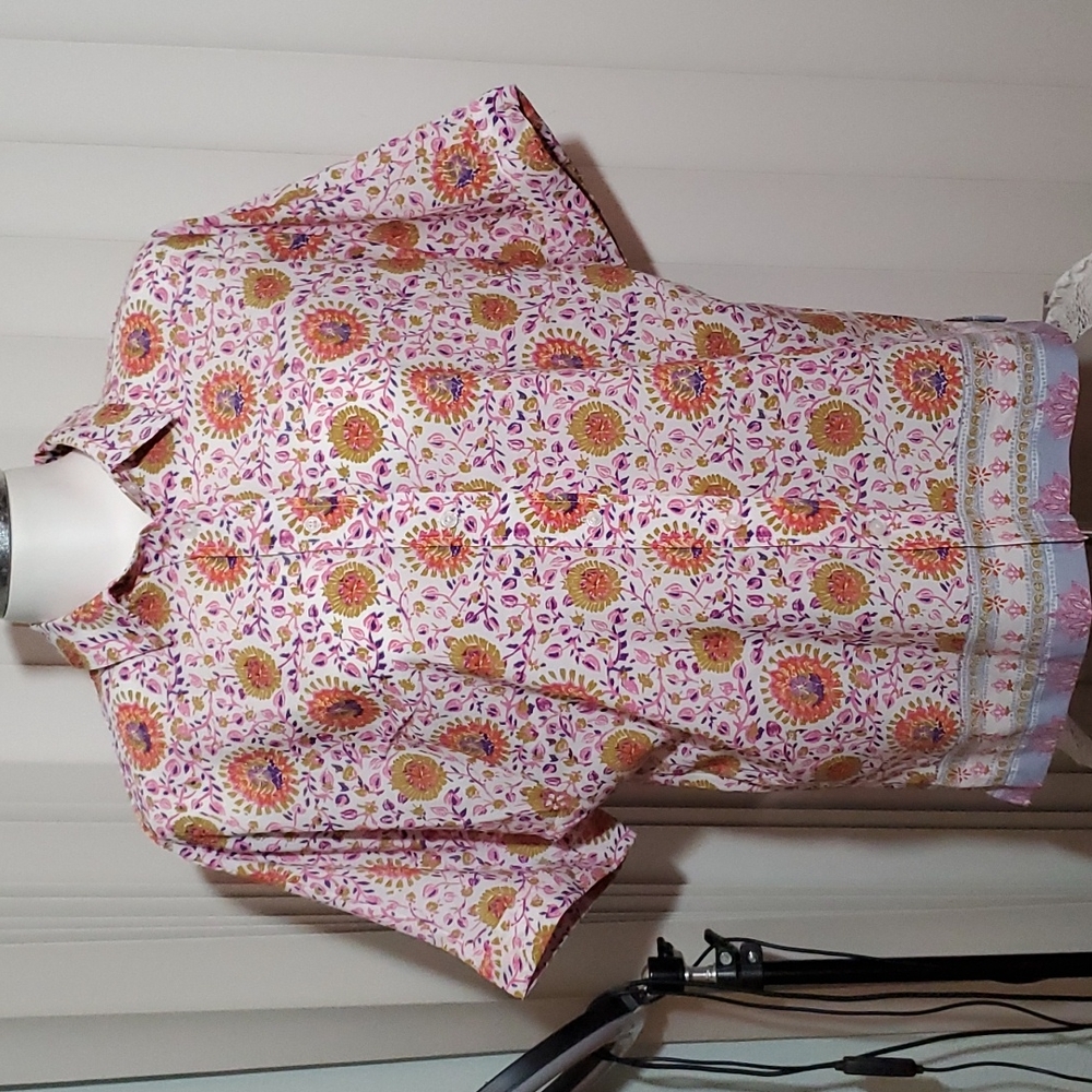 MAISON d’Amélie Paris Women's Button-Down Short-Sleeve Floral Blouse-EUC-Sz S